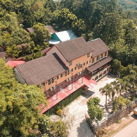 Centro Bajo Hotel&Resto Labuan Bajo Exterior foto